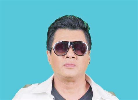 Randy Santiago .